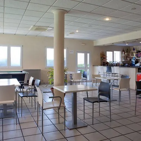 ブルバード ホテル 3*